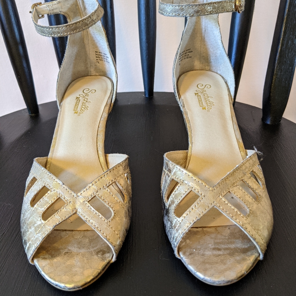 Seychelles Astonish Rose Gold Dress Pump